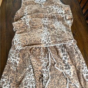 Blumin Leopard Print Sleeveless 2‎ piece Leisure Set L